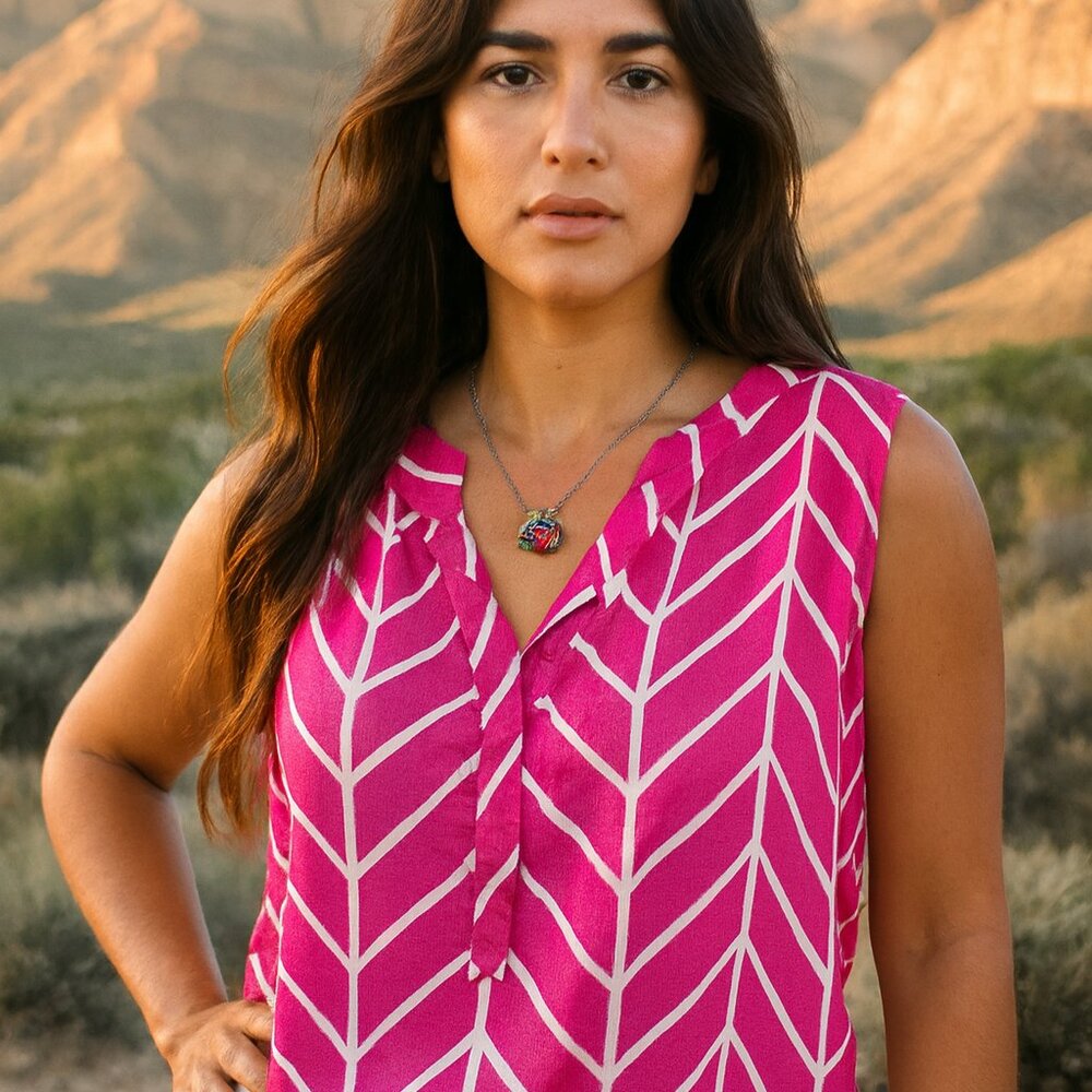 Hanna & Gracie Woman's Sleeveless blouse Large